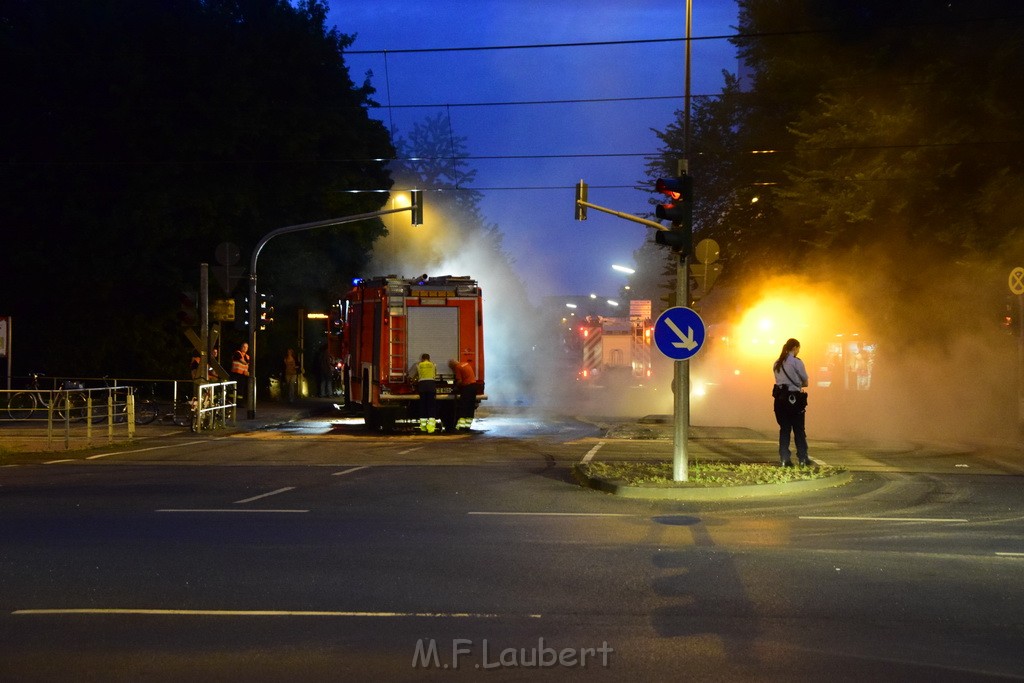 TLF 4 umgestuerzt Koeln Bocklemuend Ollenhauer Ring Militaerringstr P220.JPG - Miklos Laubert